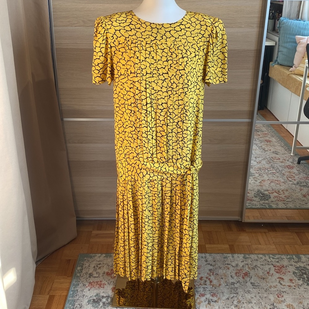 Vintage Albert Nipon Women’s Dress Size 10 Yellow Black Silk Pleated Midi Dress